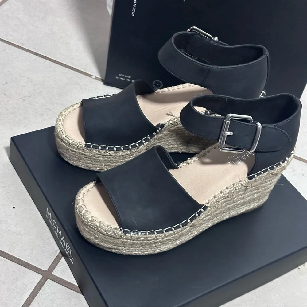 Michael by Michael Shannon Giulia‎ Women Black Wedge Espadrille Sandals size 7.5